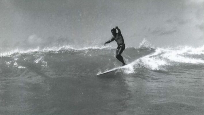 Hot curl era surfing in Hawaii