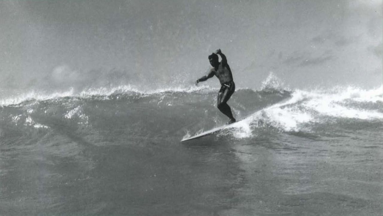 Hot curl era surfing in Hawaii